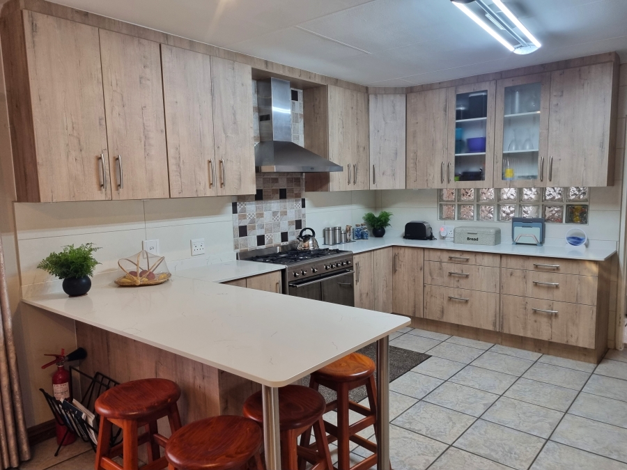 4 Bedroom Property for Sale in Safari Gardens North West